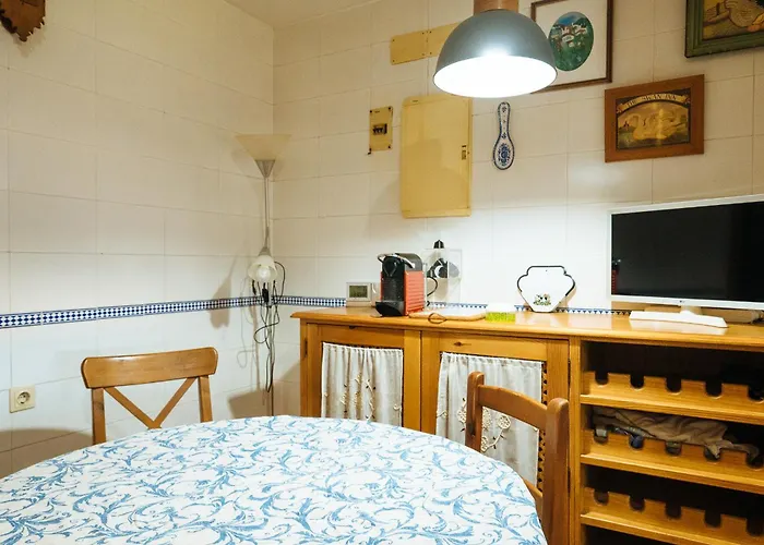 Acogedor Piso Con Parking Santa Justa